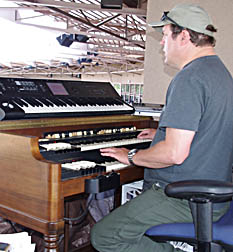 HoHoKam organist